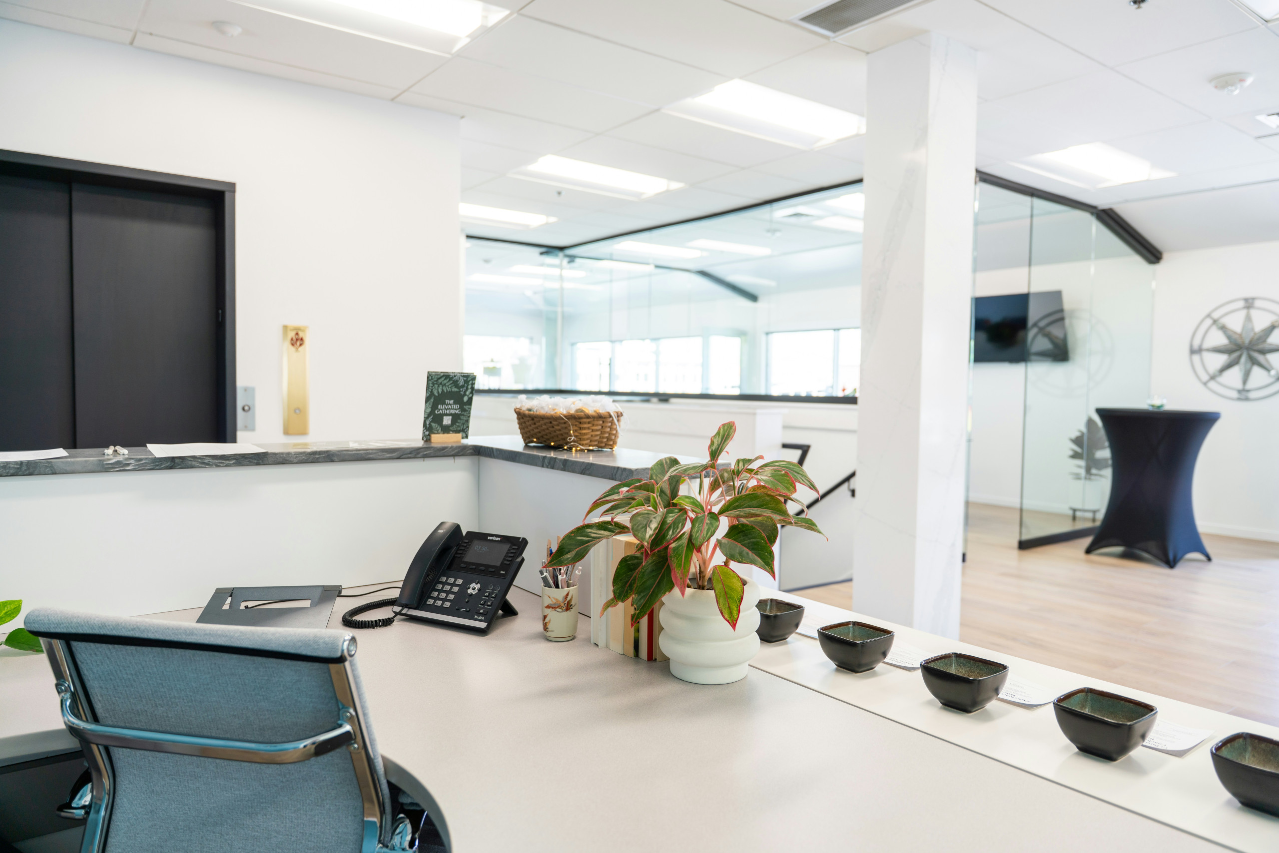 commercial cleaning- clean workspace