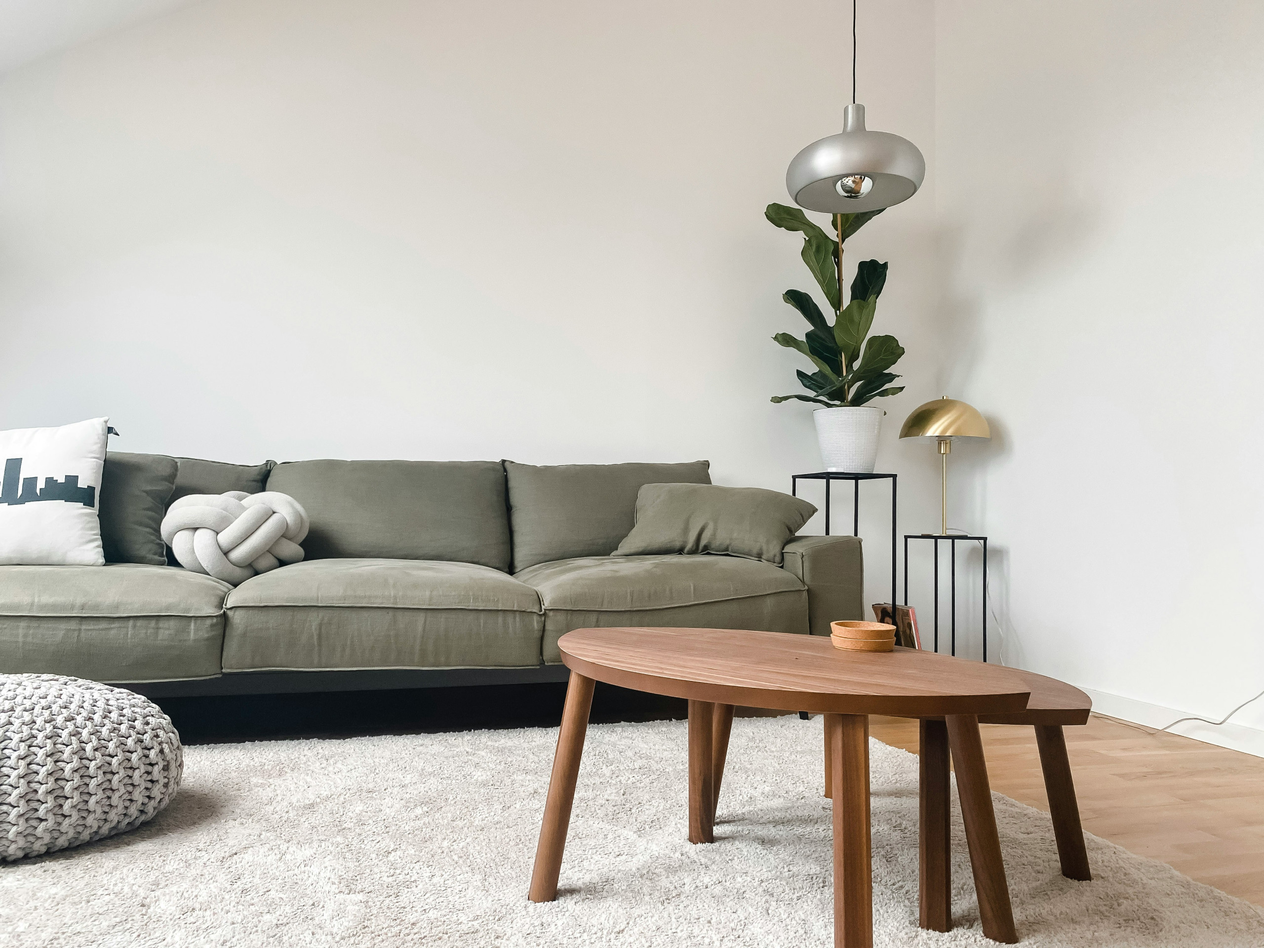 cleaning contact form -Our Airbnb cleaning service is designed to give every guest a spotless first impression. We know how important great reviews are, so our reliable team focuses on detail and fast turnarounds to ensure your property is always fresh, welcoming, and guest-ready.